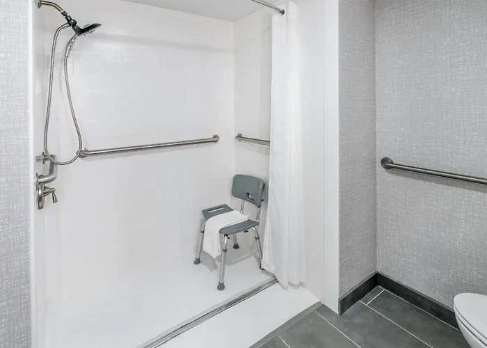 Hotel Hampton 3*