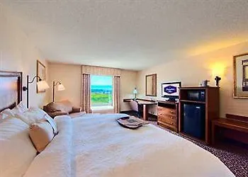 Hampton 3*