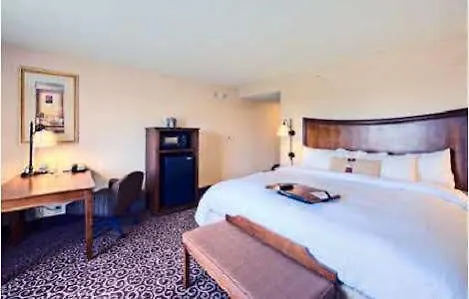 Hotel Hampton 3*
